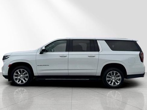 Used 2023 Chevrolet Suburban Premier AWD/4WD image 7