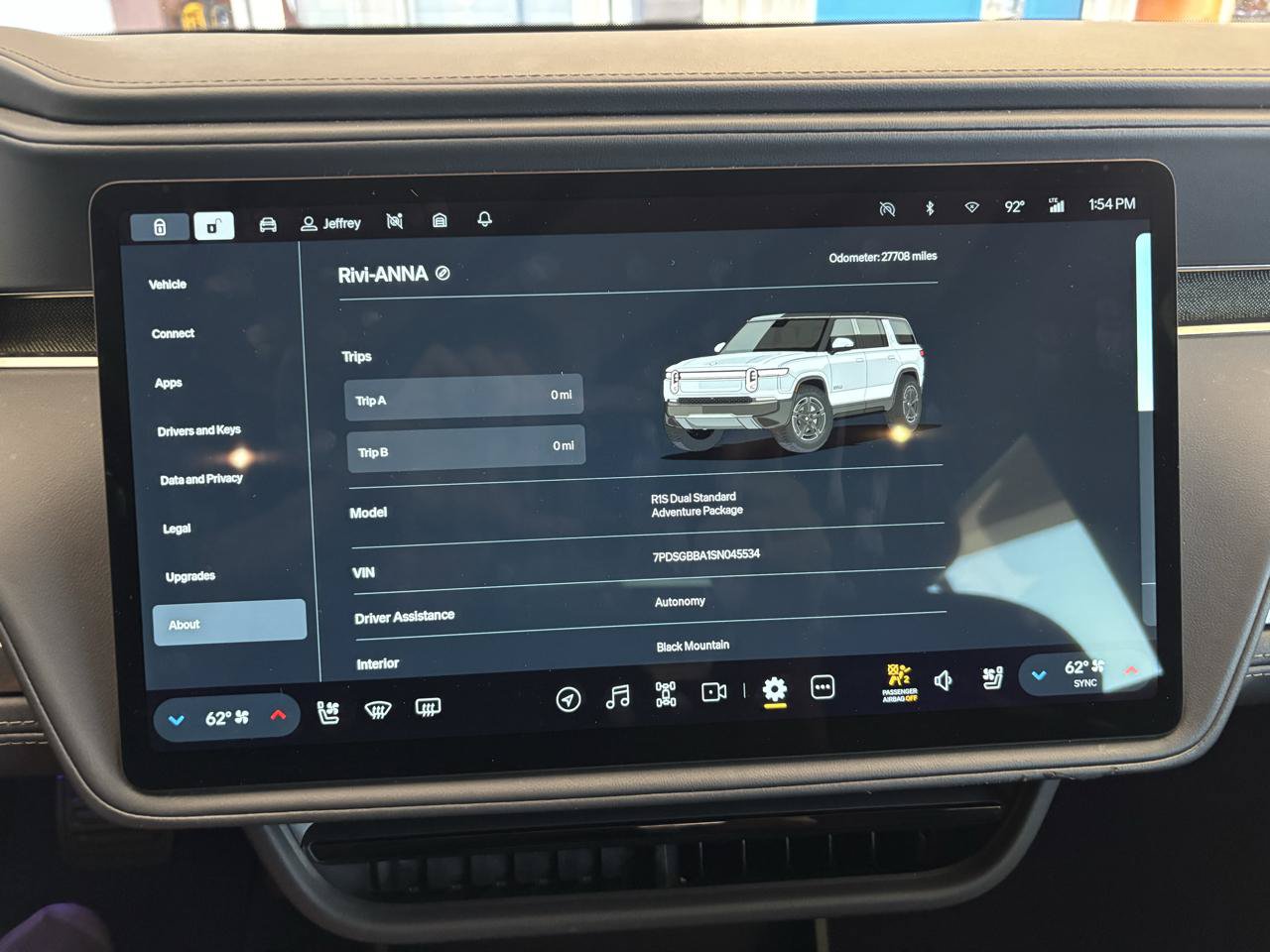 Used 2025 Rivian R1S Adventure Dual AWD/4WD image 15