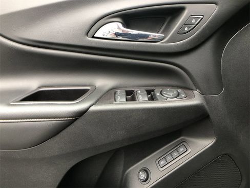 Used 2020 Chevrolet Equinox Premier image 13