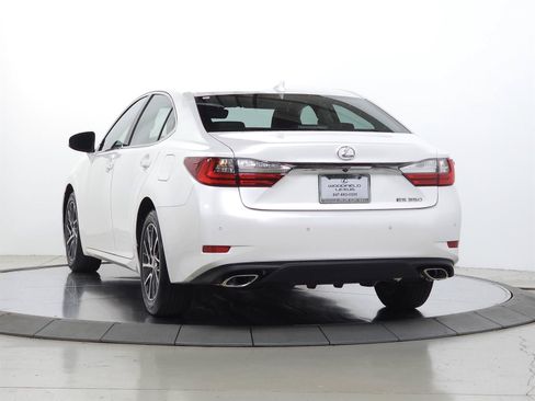 Used 2017 Lexus ES 350 w/ Luxury Package FWD image 5