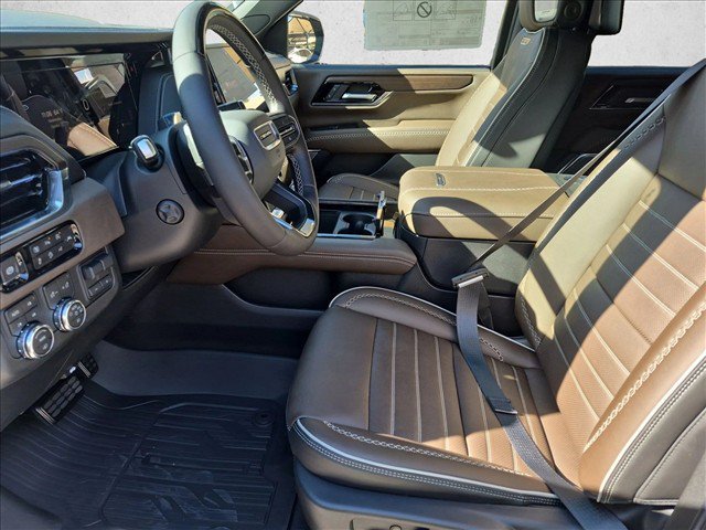 New 2027 GMC Yukon XL Denali Ultimate w/ LPO, Floor Liner Package AWD/4WD image 4