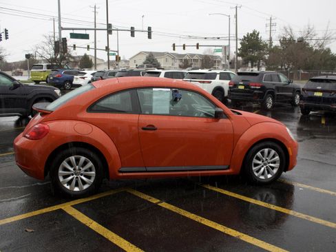 Used 2016 Volkswagen Beetle 1.8T S image 4