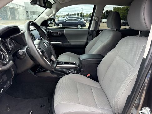 Used 2023 Toyota Tacoma SR5 AWD/4WD image 11