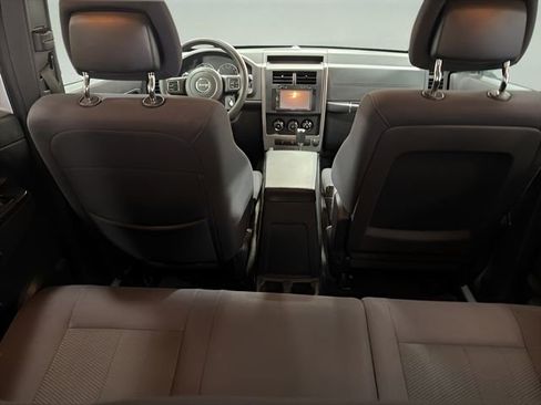 Used 2011 Jeep Liberty Sport image 29