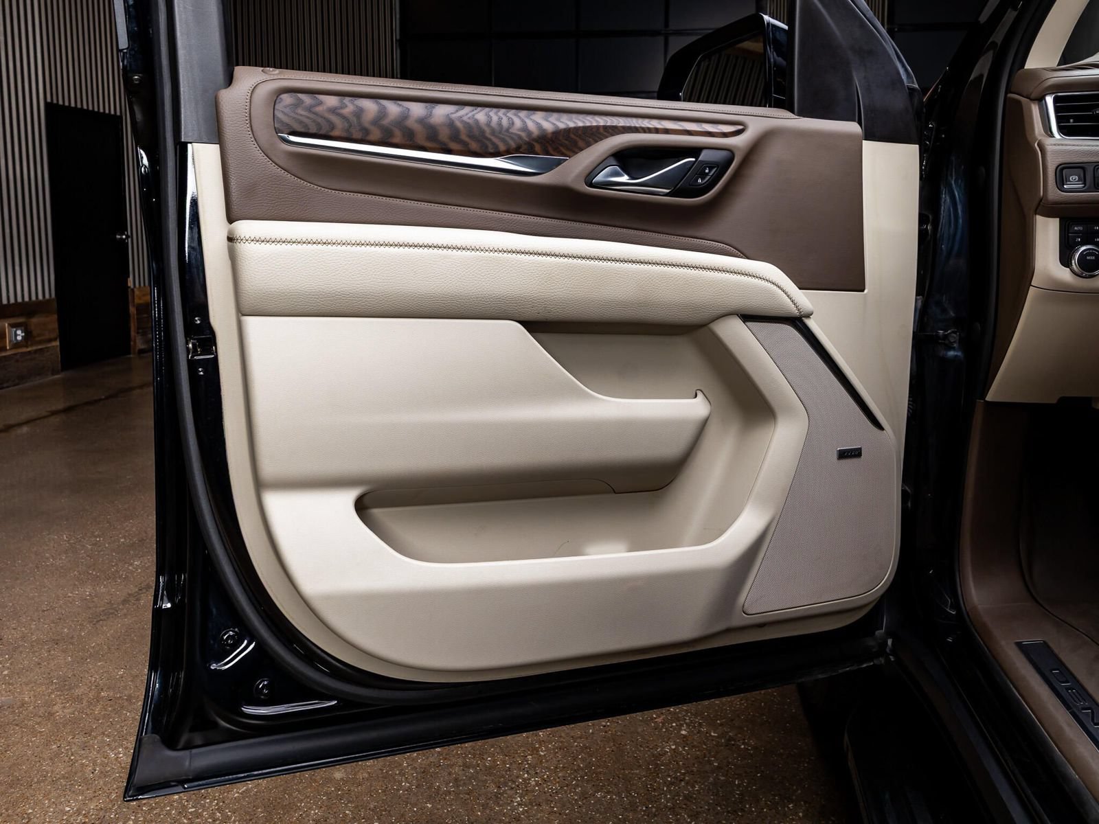 Used 2023 GMC Yukon Denali AWD/4WD image 33