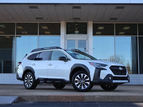 Used 2023 Subaru Outback Limited image 1