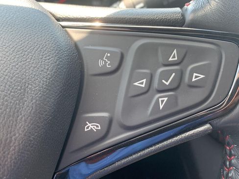 Used 2022 Chevrolet Equinox RS w/ LPO, Floor Liner Package AWD/4WD image 11
