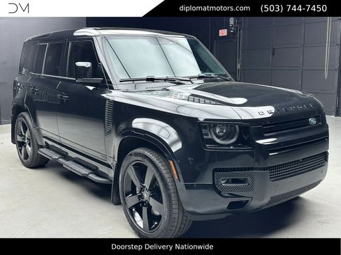 Used 2025 Land Rover Defender 110 V8 image 8