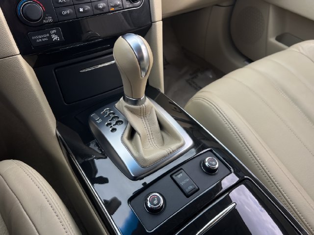 Used 2015 INFINITI QX70 2WD w/ Premium Package image 24