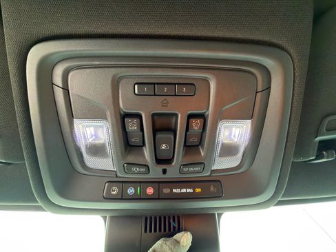 Used 2025 Chevrolet Silverado 1500 ZR2 w/ Technology Package image 28