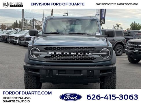 New 2025 Ford Bronco Badlands image 3