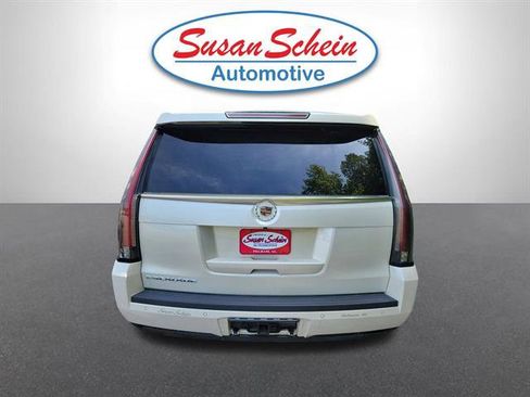 Used 2015 Cadillac Escalade Premium image 32