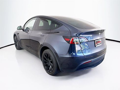 Used 2024 Tesla Model Y Long Range AWD/4WD image 5