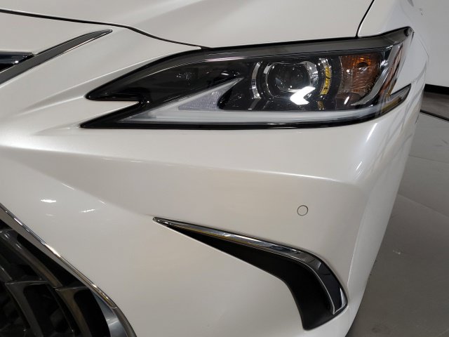 Used 2025 Lexus ES 300h w/ Premium Package FWD image 36