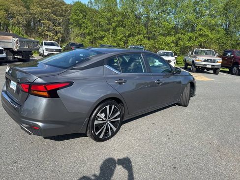 Used 2021 Nissan Altima 2.5 SR w/ SR Premium Package FWD image 6