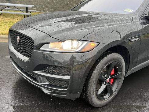 Used 2019 Jaguar F-PACE Premium image 11