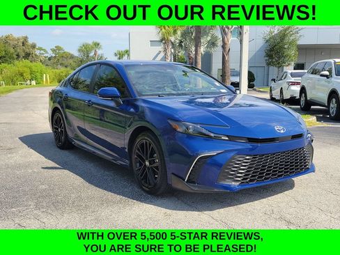 Used 2026 Toyota Camry SE FWD image 3