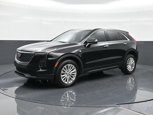 Used 2024 Cadillac XT4 Luxury FWD image 1