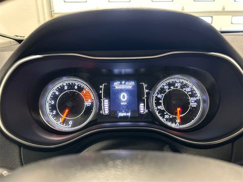 Used 2022 Jeep Cherokee Latitude w/ Sun & Sound Group image 21