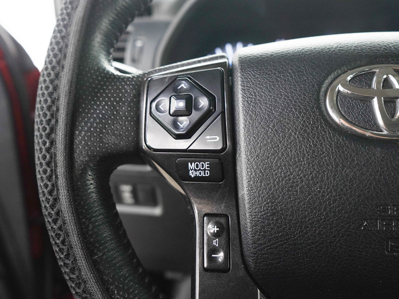 Used 2014 Toyota 4Runner Trail AWD/4WD image 25