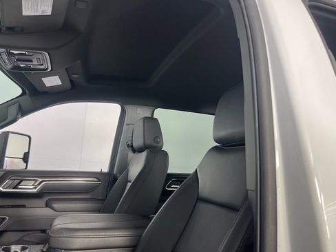 Used 2025 Chevrolet Silverado 2500 LTZ w/ LTZ Convenience Package image 23