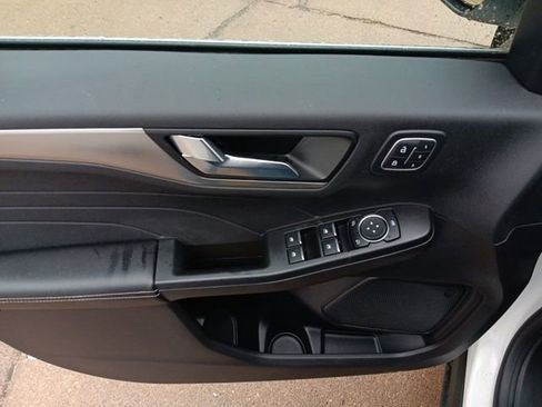 Used 2022 Ford Escape Titanium image 26