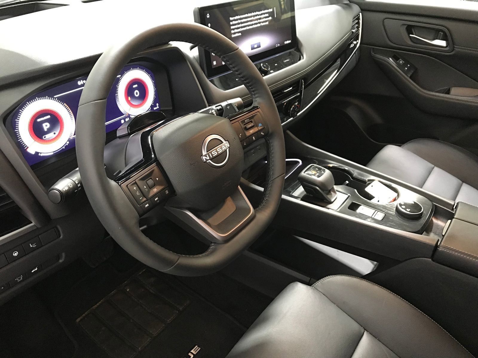 Used 2025 Nissan Rogue SL w/ Tech Package AWD/4WD image 13