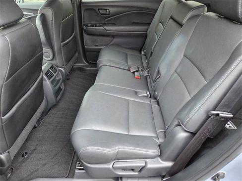 Used 2023 Honda Passport EX-L image 12