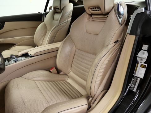 Used 2017 Mercedes-Benz SL 550 image 15