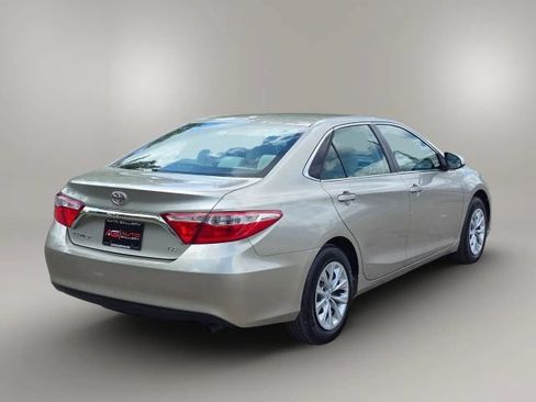 Used 2016 Toyota Camry LE FWD image 5