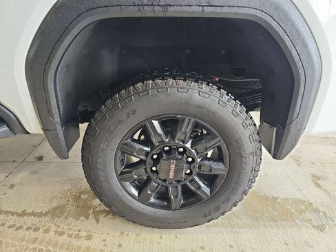 Certified 2026 GMC Sierra 2500 AT4 AWD/4WD image 38