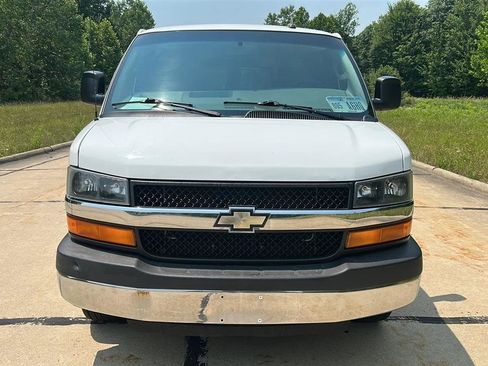 Used 2016 Chevrolet Express 3500 LT w/ LT Preferred Equipment Group RWD image 9