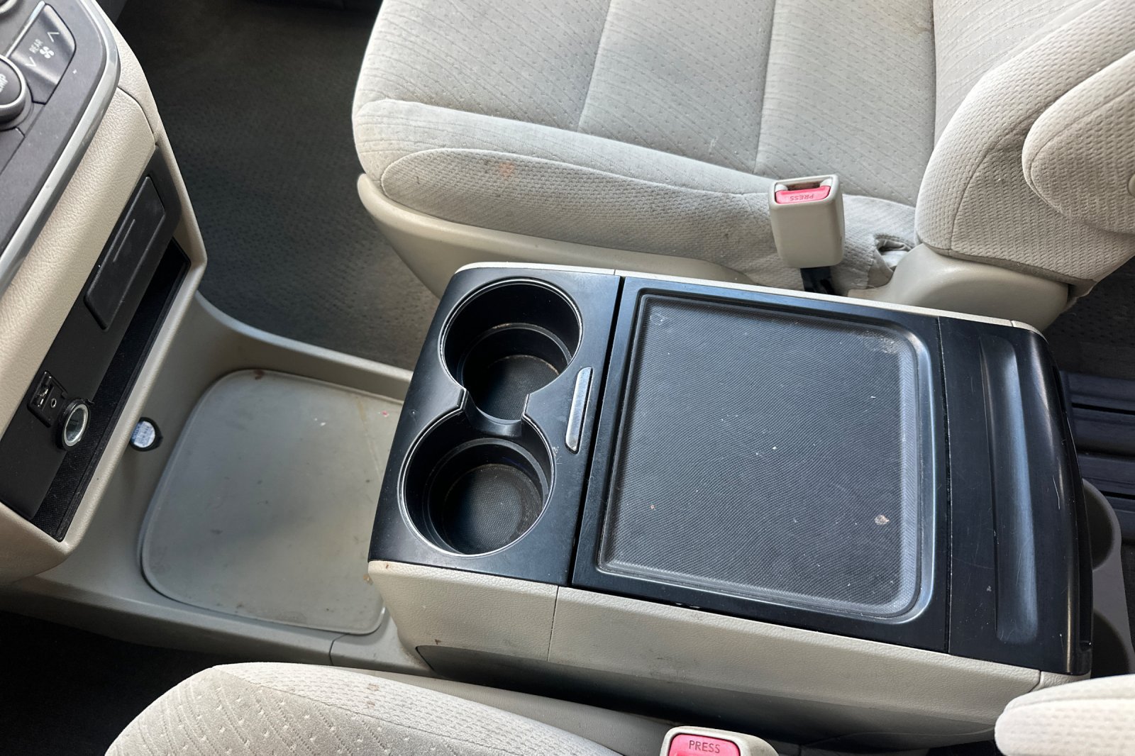 Used 2015 Toyota Sienna LE FWD image 33