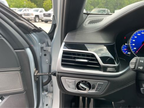 Used 2018 BMW 740i w/ M Sport Package RWD image 14