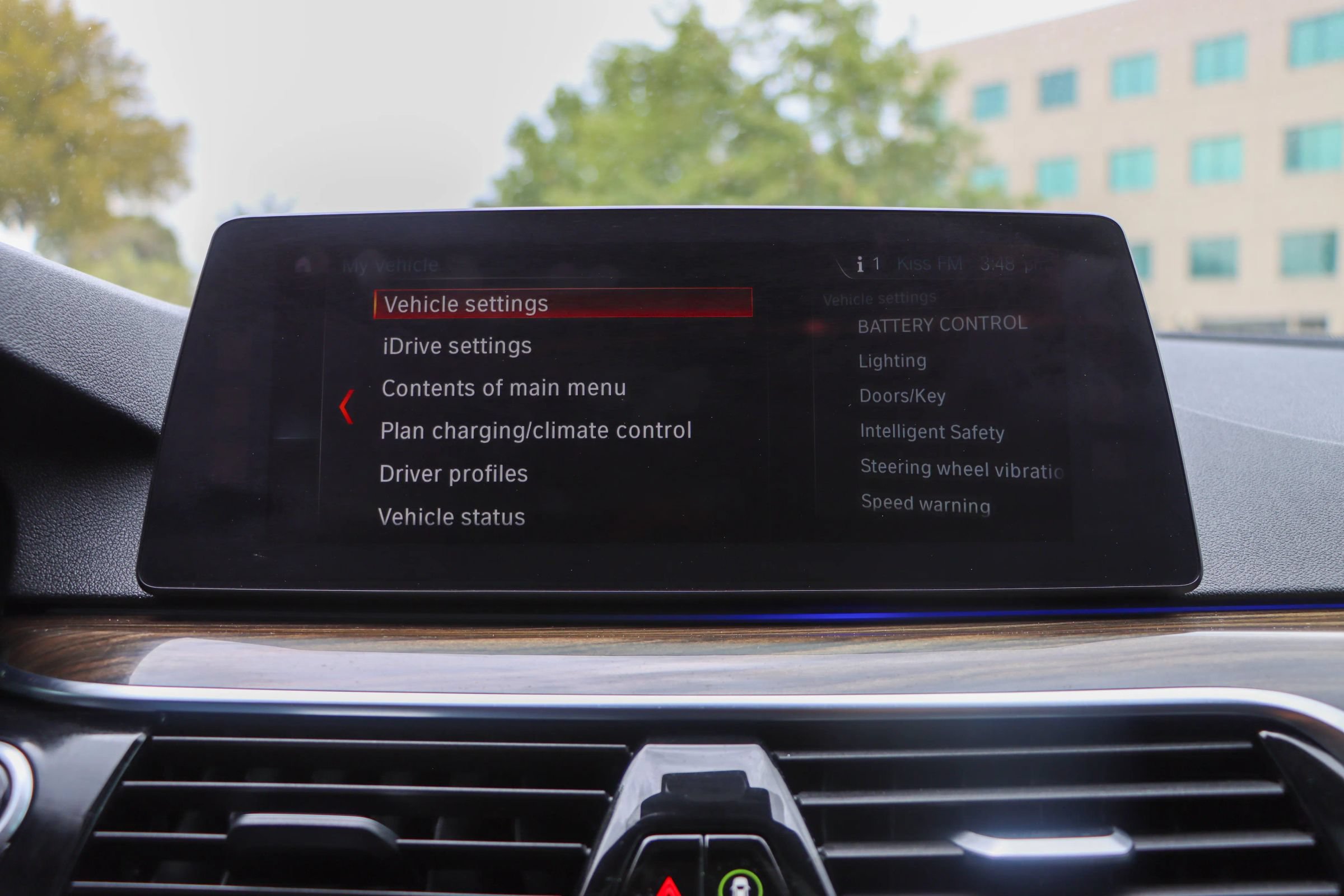 Used 2018 BMW 530e RWD image 36