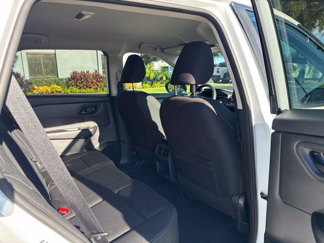 Used 2024 Nissan Rogue S AWD/4WD image 15