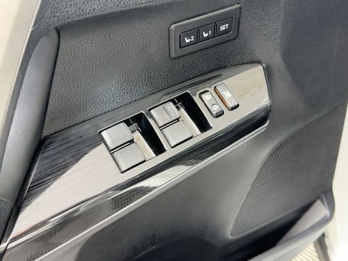 Used 2018 Toyota RAV4 Limited w/ Advanced Technology Package image 31