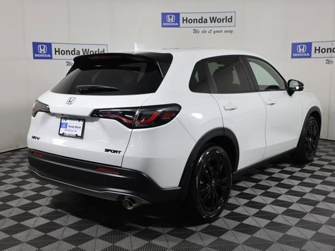 New 2026 Honda HR-V Sport image 4
