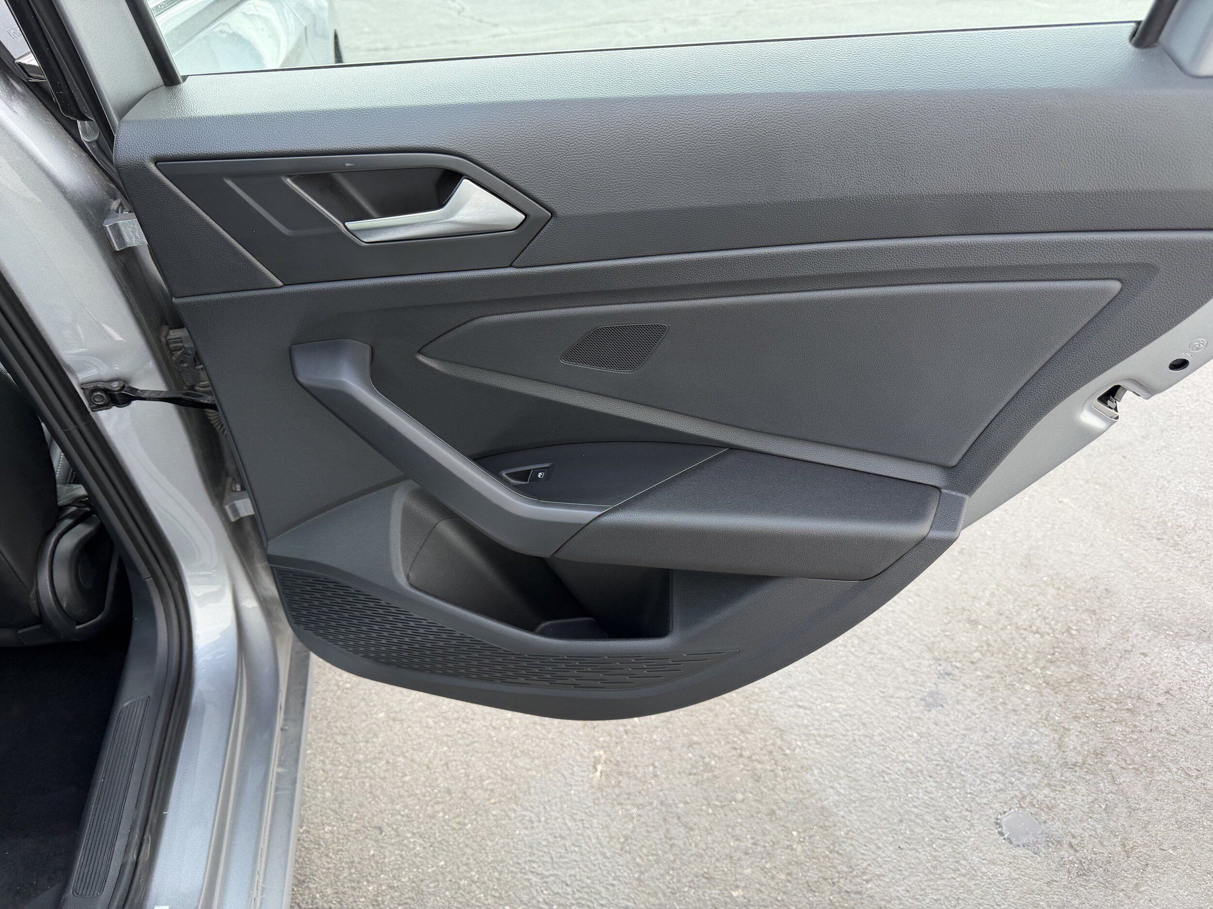 Used 2024 Volkswagen Jetta SE FWD image 28