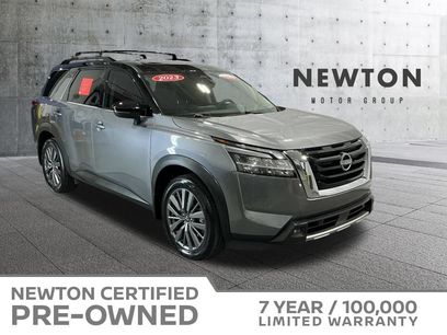 Used 2023 Nissan Pathfinder SL w/ SL Premium Package