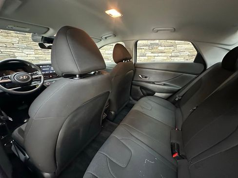 Certified 2024 Hyundai Elantra SE image 25