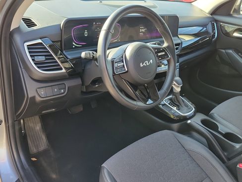Used 2025 Kia Seltos S FWD image 20
