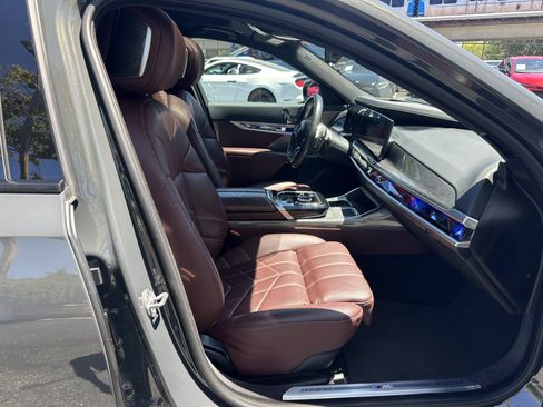 Used 2023 BMW 740i w/ Parking Assistance Package RWD image 20