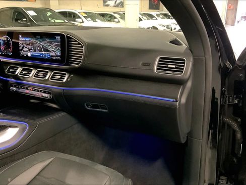 Used 2025 Mercedes-Benz GLE 53 AMG AMG GLE 53 image 18