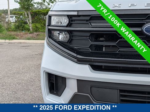 Certified 2025 Ford Expedition Active AWD/4WD image 10