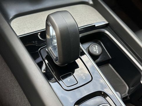 Certified 2025 Volvo XC60 B5 Plus image 15