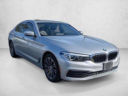 Used 2019 BMW 530i w/ Convenience Package image 3