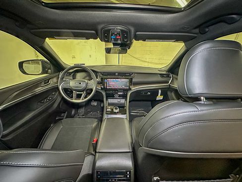 New 2026 Jeep Grand Cherokee L 4WD image 26