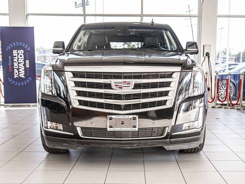 Used 2016 Cadillac Escalade ESV Premium image 3