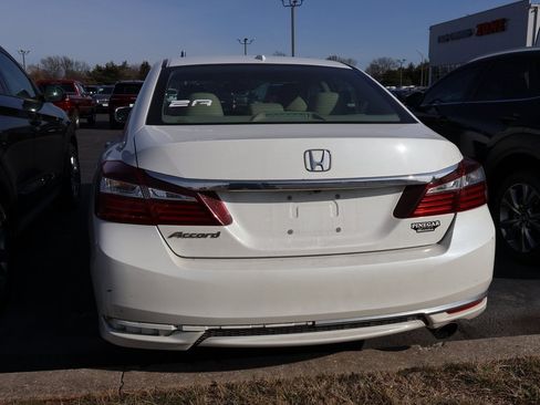 Used 2017 Honda Accord EX-L image 16